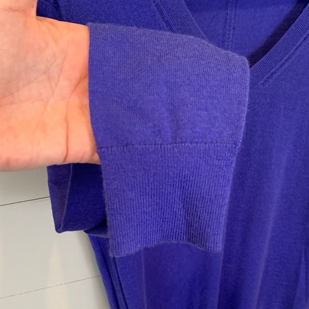 Banana Republic Royal Blue V-Neck Sweater merino wool thin lightweight size XS - Picture 6 of 8